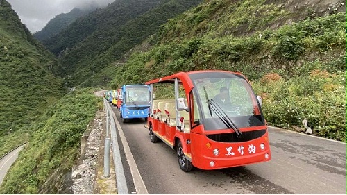 电动观光车上下坡和坡道停车时要注意什么？