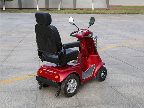 老年电动代步车