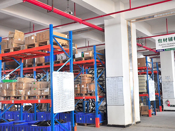 玛西尔-电子仓一角