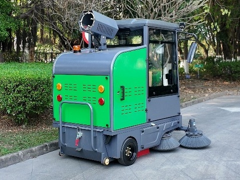 玛西尔驾驶式扫地车