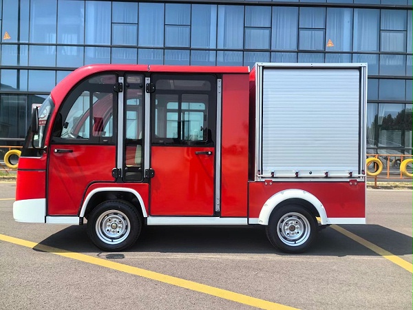 封闭式电动消防巡逻车