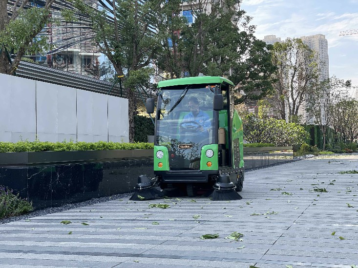 电动扫地车