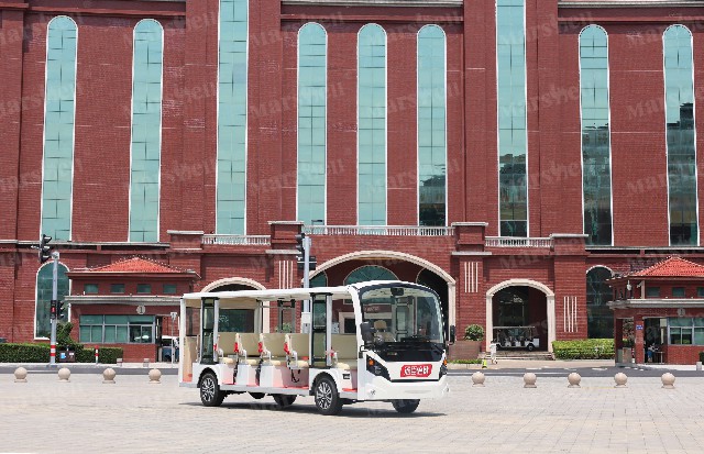 二十三座观光车