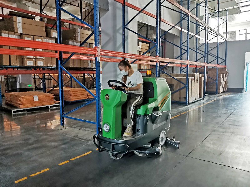 物流中心洗地机