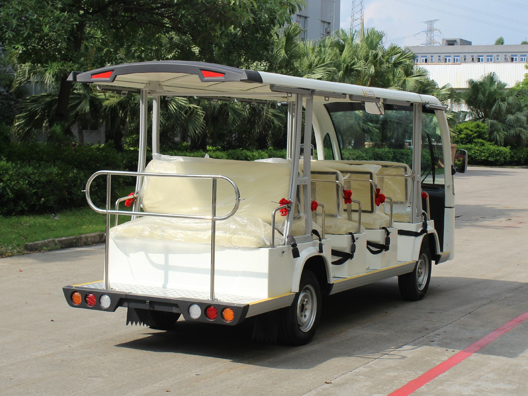 十四座电动观光车