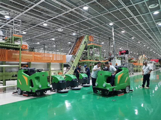 电动洗地机使用