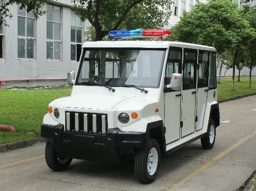 八座封闭巡逻车