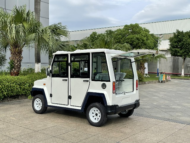 五座封闭巡逻车