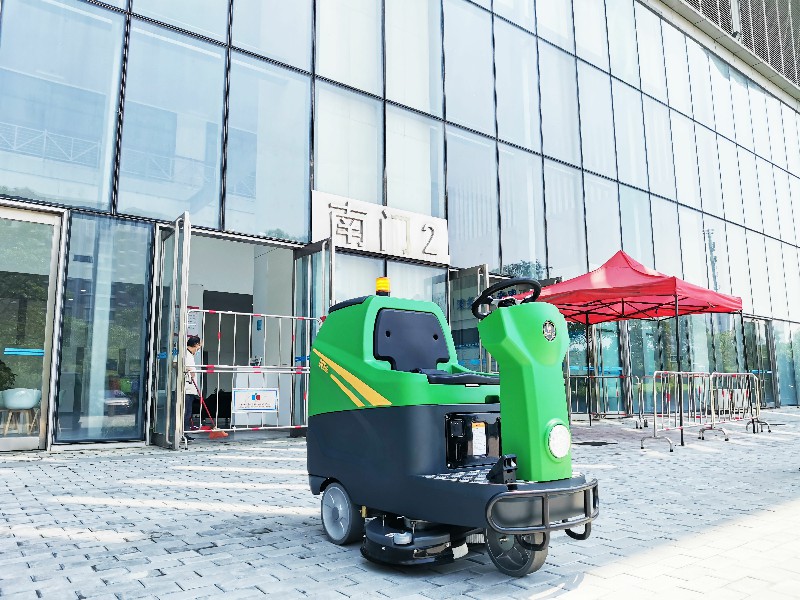 驾驶式洗地机 驾驶式洗地机