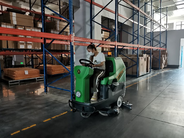 仓库洗地机
