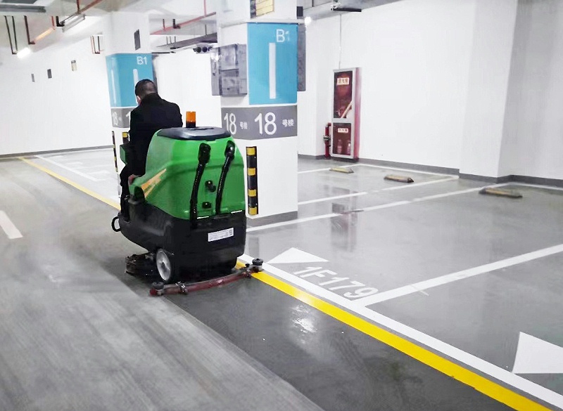 地下车库洗地机