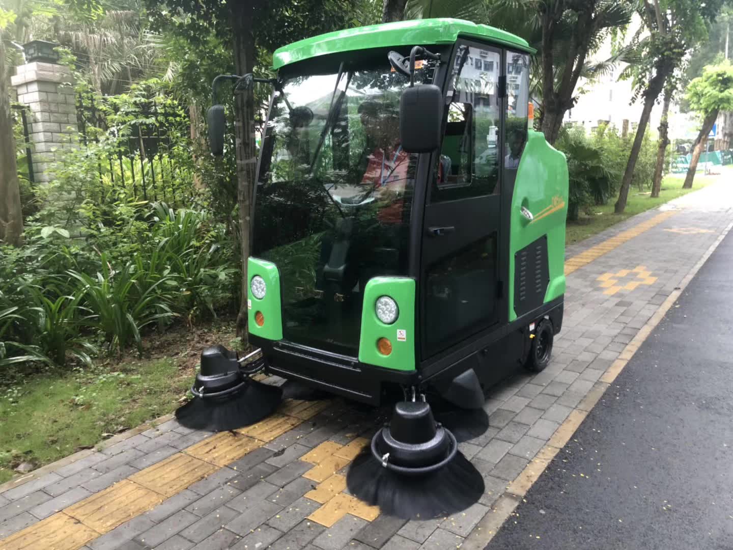 环卫扫地机 环卫扫地车