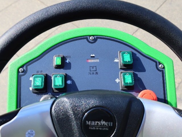 驾驶式洗地机DQX76 驾驶式洗地机DQX76