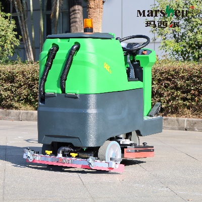 驾驶式洗地机DQX76