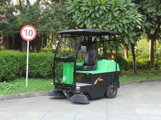 驾驶式扫地车DQS15A 驾驶式扫地车DQS15A