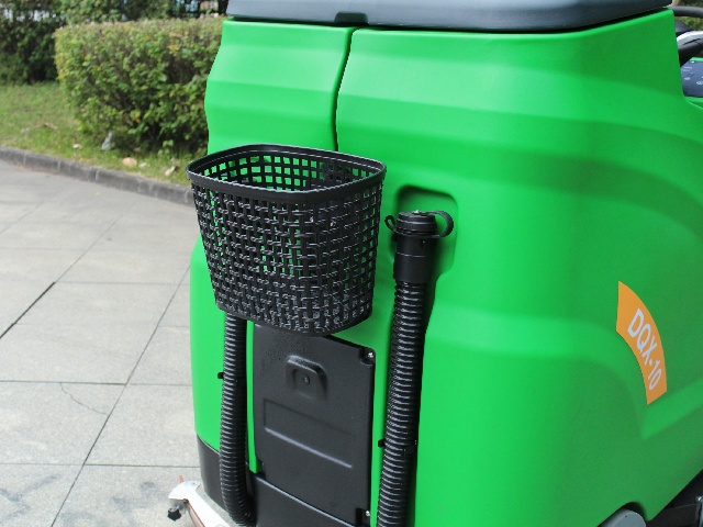 驾驶式洗地机DQX10 驾驶式洗地机DQX10