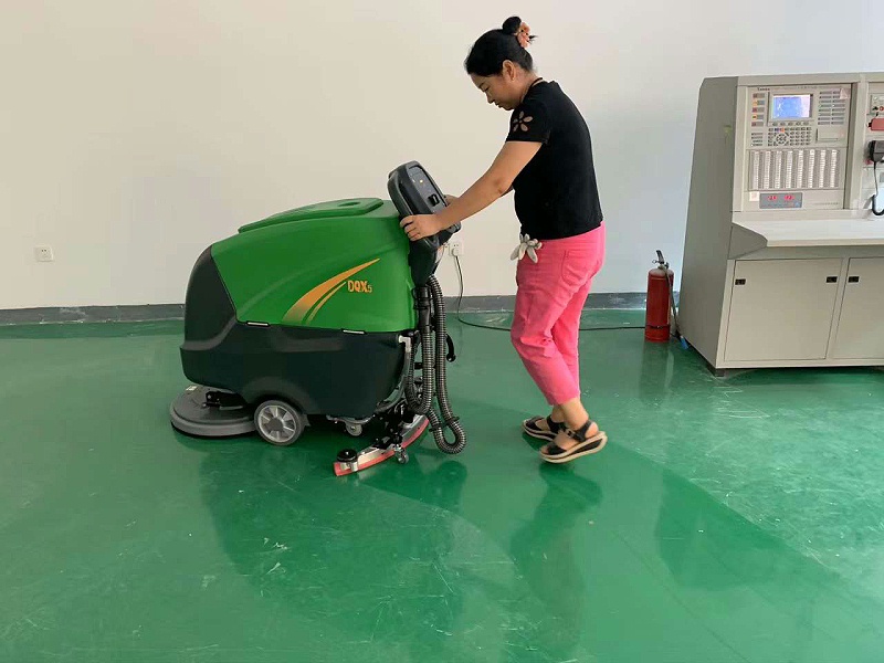 玛西尔洗地机